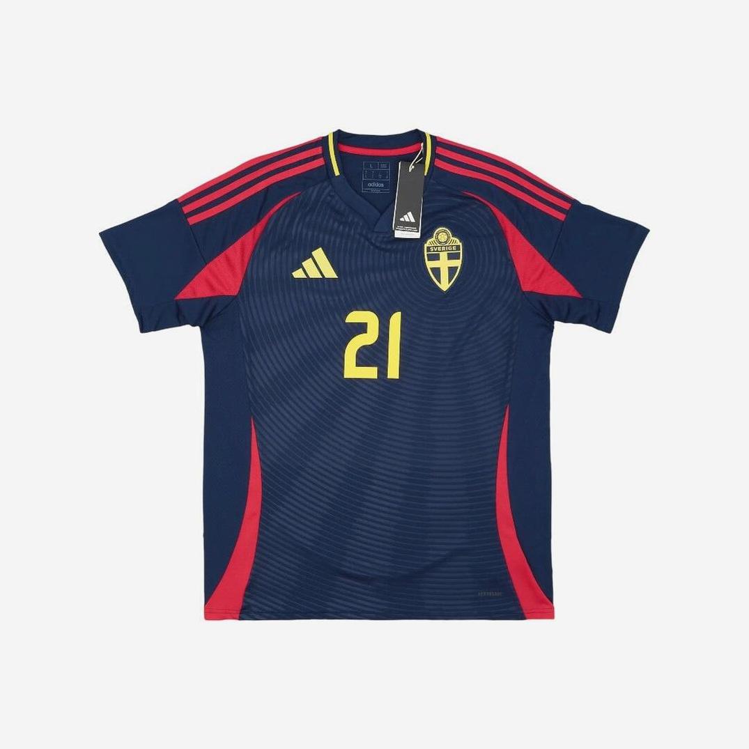 The Sweden 2024 Away Shirt by Retro1999 features a navy blue design with red accents, yellow number 21, team crest on the chest, and retro-inspired red stripes on the shoulders.