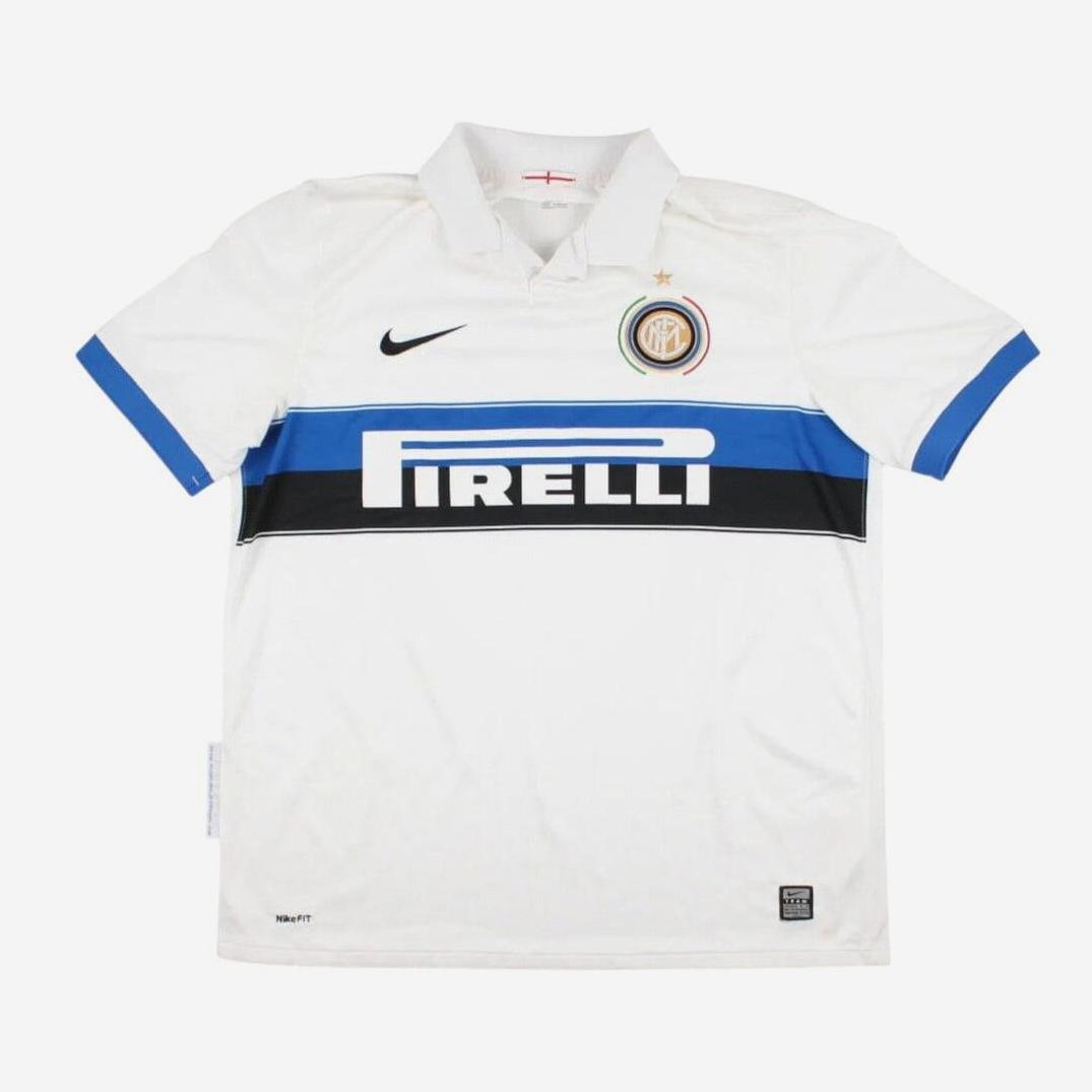 The Retro1999 Inter Milan 2009-10 Away Shirt is white with blue and black stripes, Pirelli sponsor, gold-starred crest, and Nike logo—a classic for Serie A fans.
